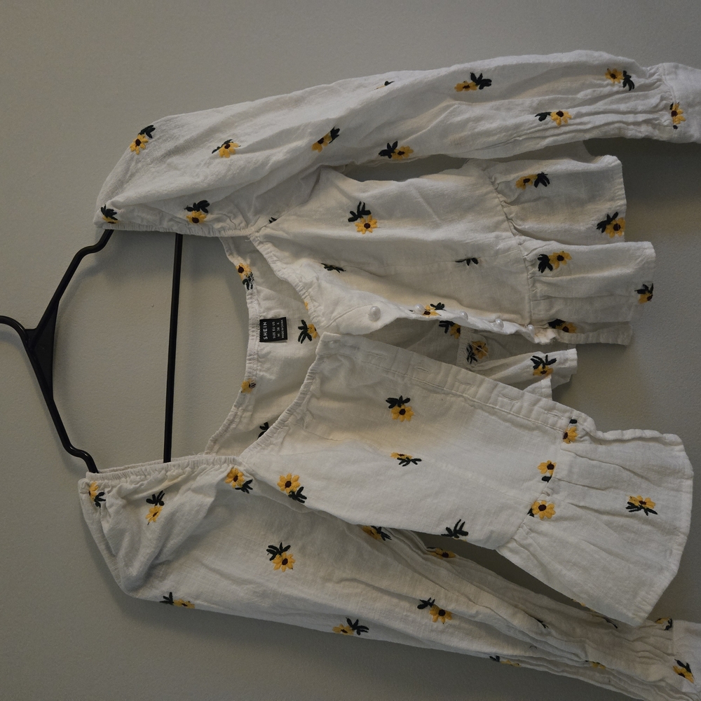 Floral‎ White and Yellow Blouse